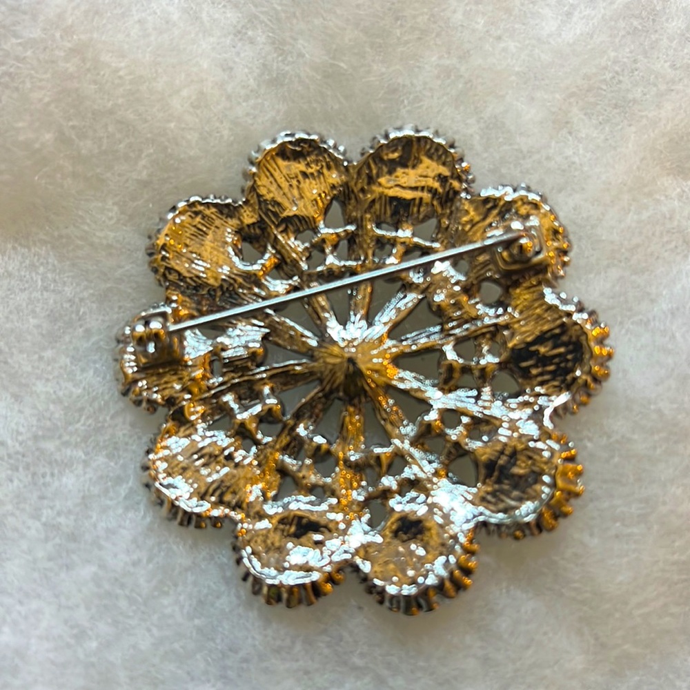 Brooch - Picture 2 of 2